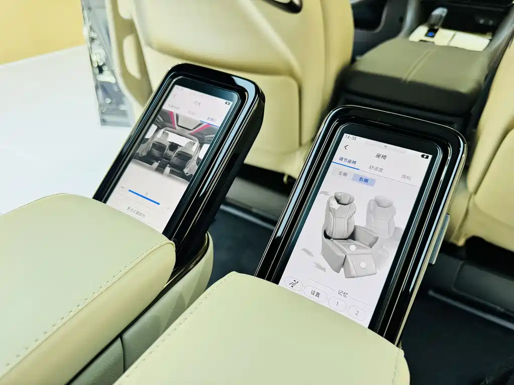 Toyota Vellfire 2025 — фото 12