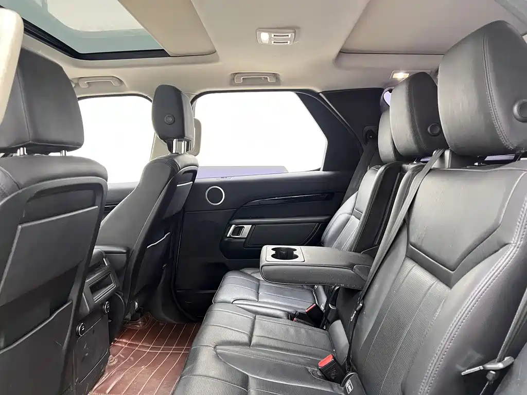 Land Rover Discovery 2017 — фото 16