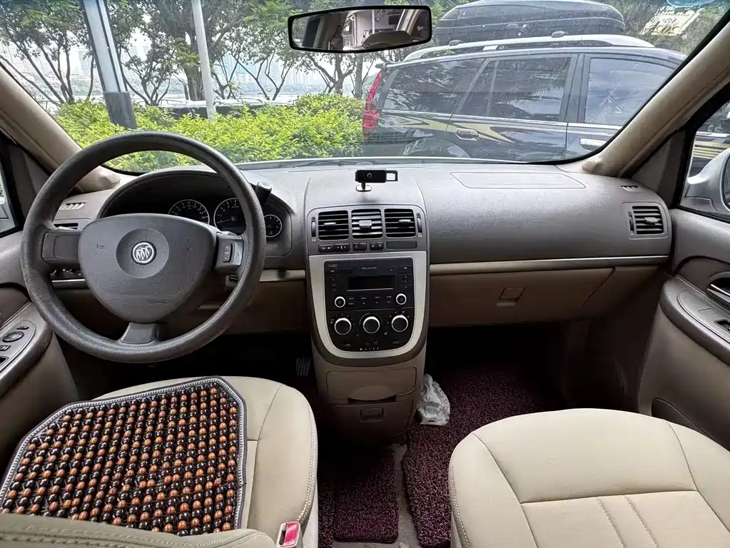 Buick GL8 2015 — фото 9