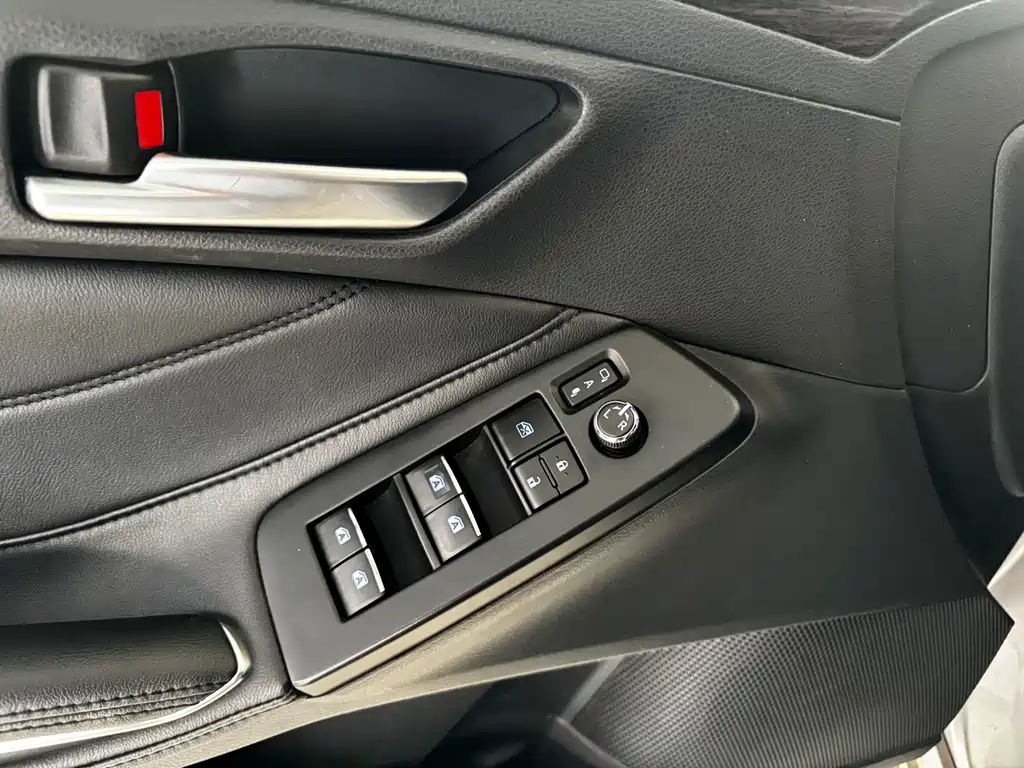 Toyota Avalon 2022 — фото 17