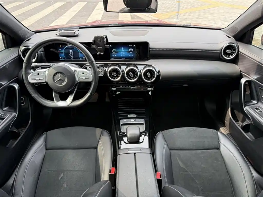 Mercedes-Benz A-Class 2020 — фото 5