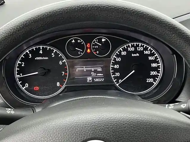 Nissan Tiida 2015 — фото 15