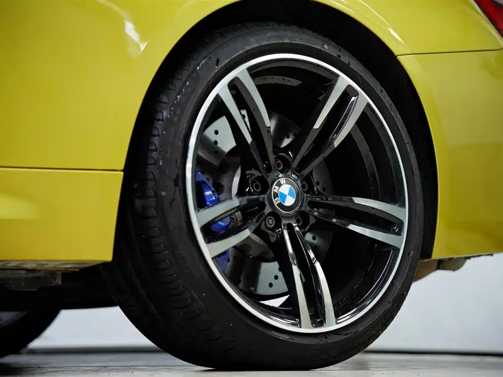 BMW M4 2018 — фото 20