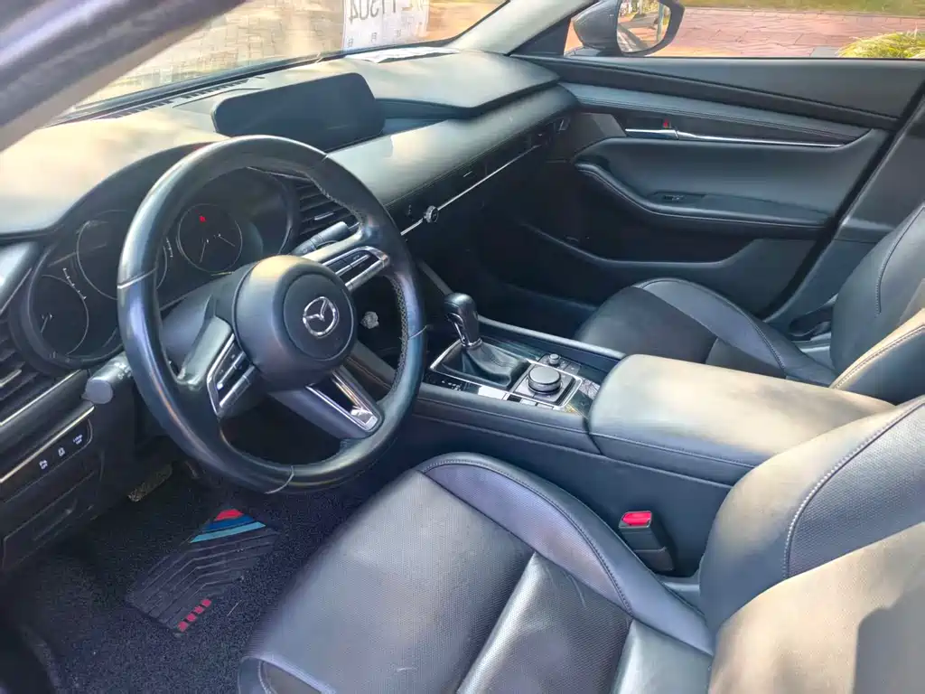 Mazda 3 Axela 2022