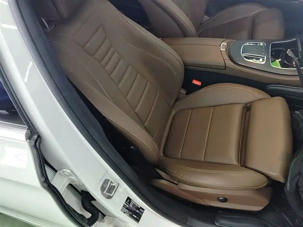 Mercedes-Benz E-Class 2020 — фото 25