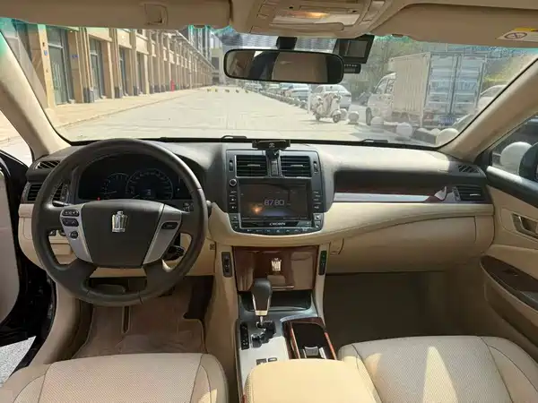 Toyota Crown 2013