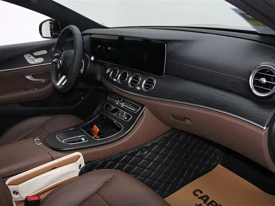 Mercedes-Benz E-Class 2023 — фото 22