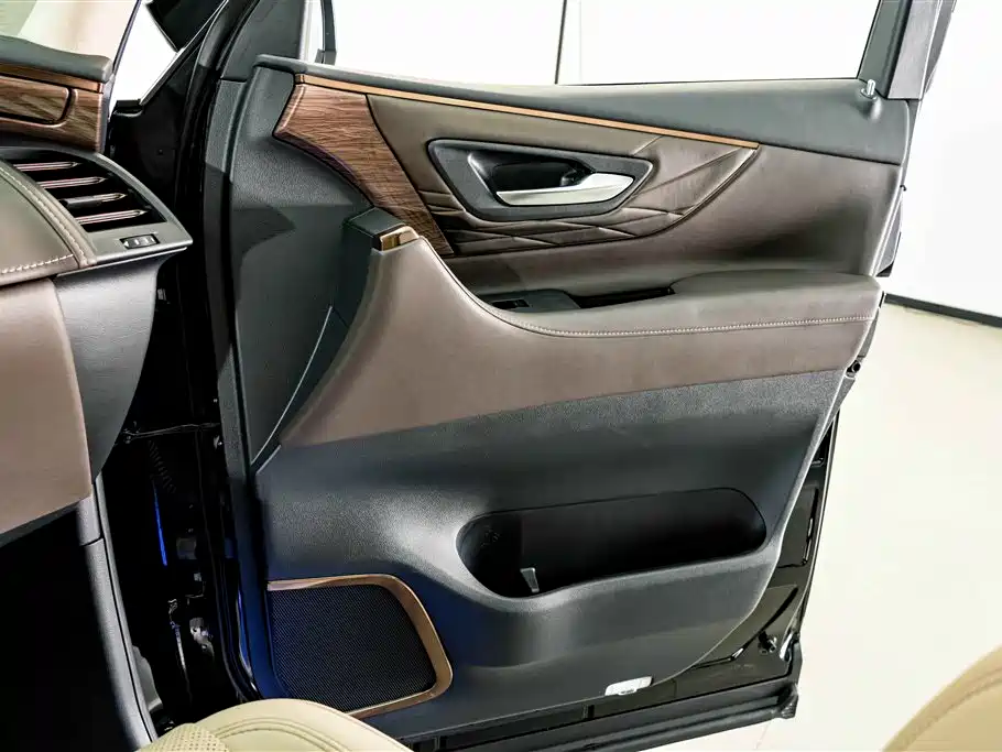 Toyota Alphard 2024 — фото 17