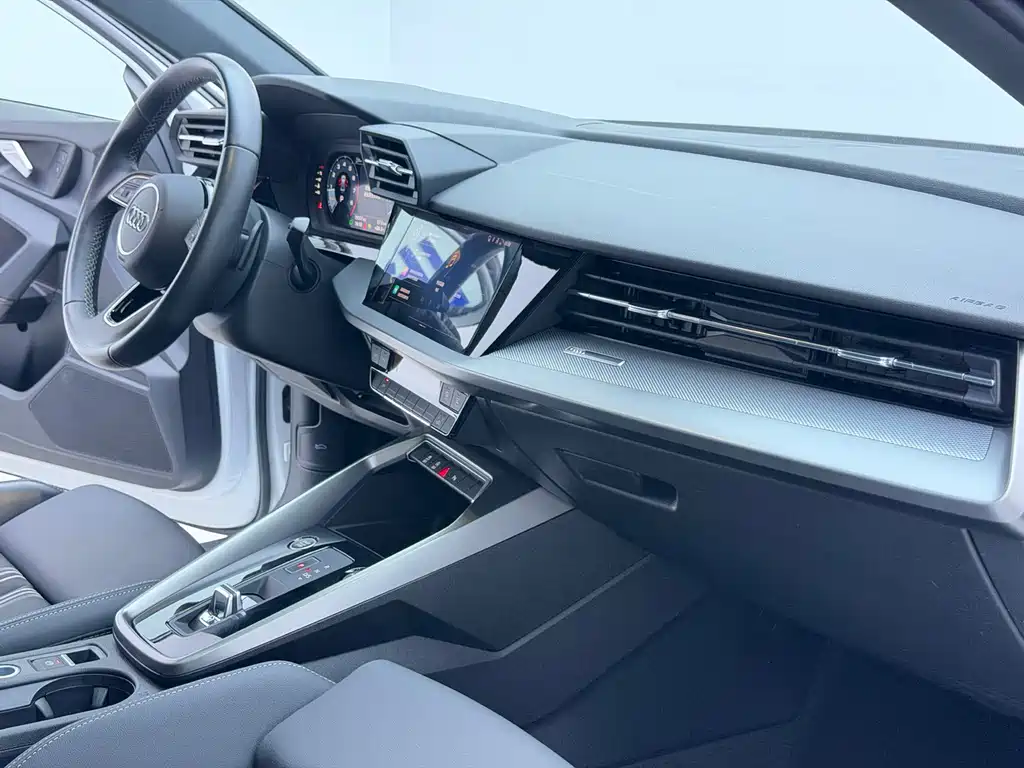 Audi A3 2023 — фото 16