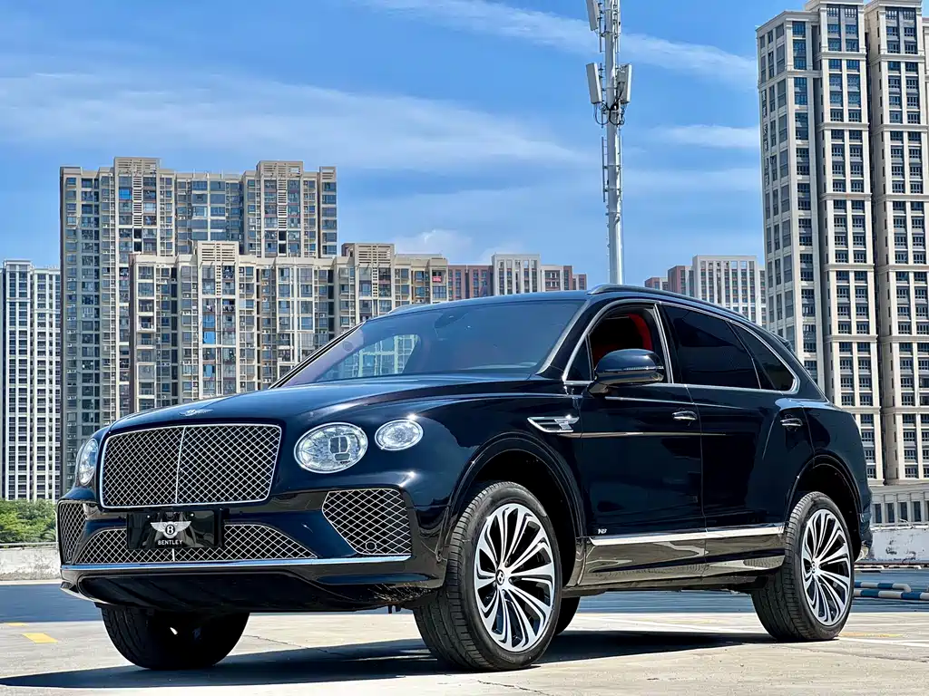 Bentley Bentayga 2023 — фото 2
