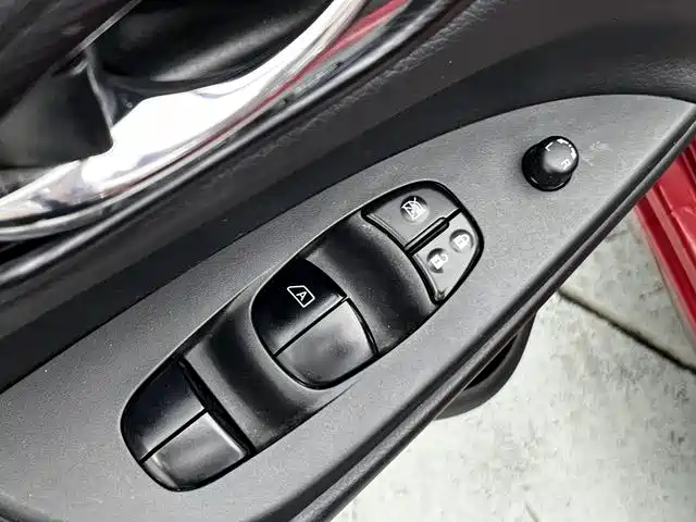 Nissan Tiida 2015 — фото 28
