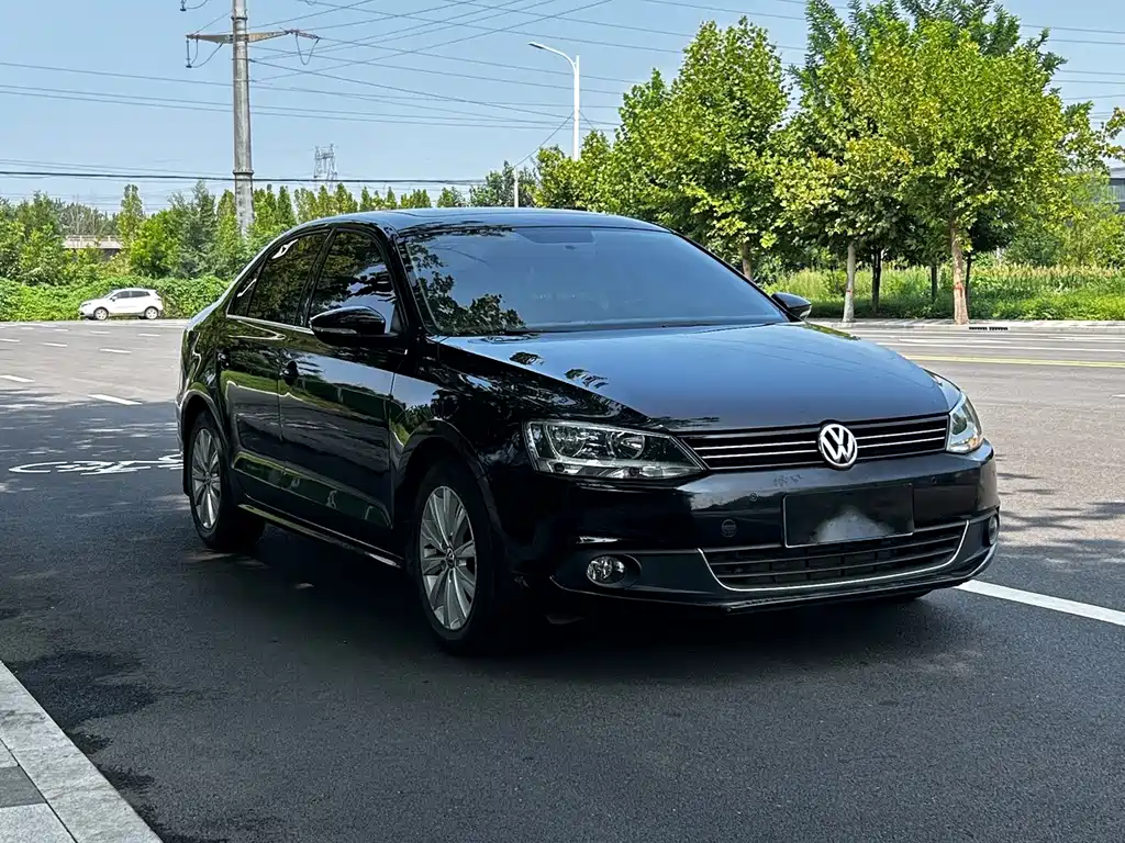 Volkswagen Sagitar 2015
