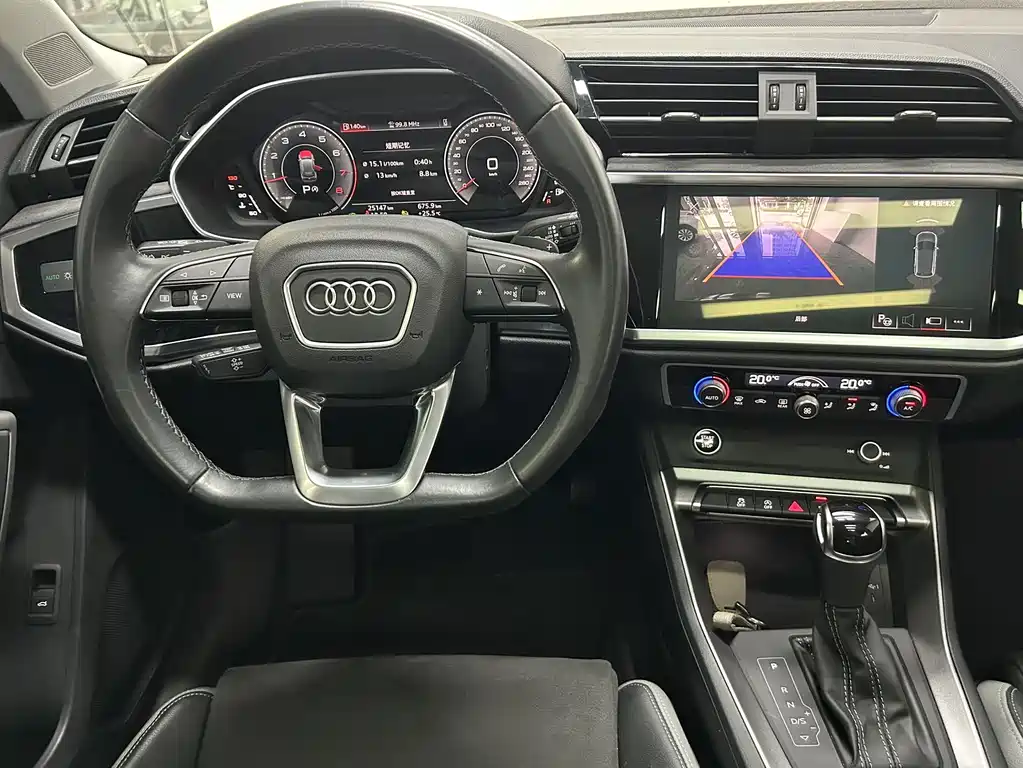 Audi Q3 2023 — фото 14