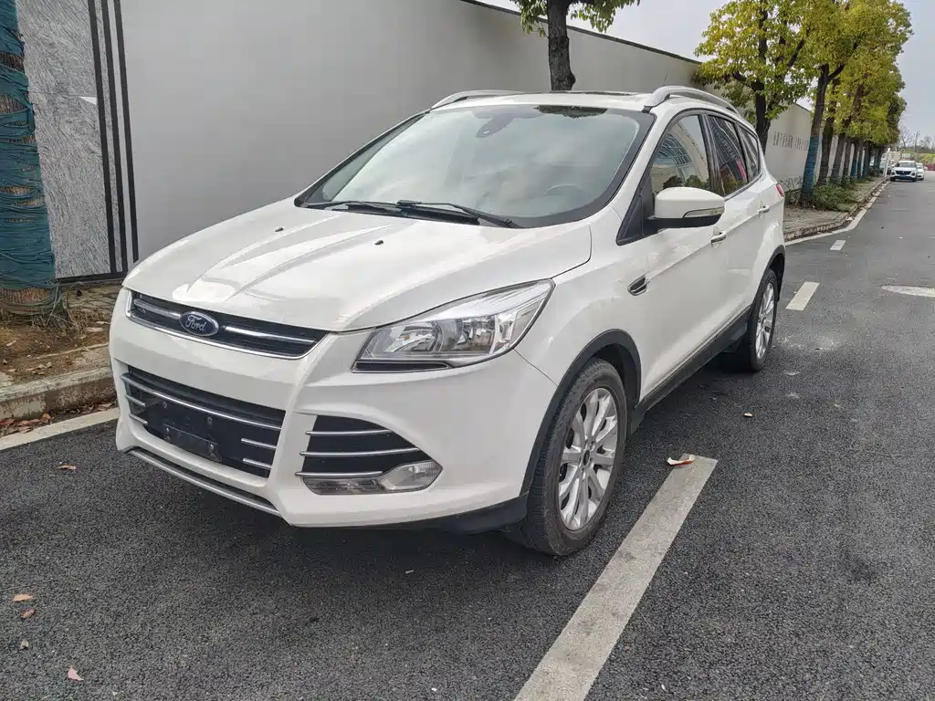 Ford Kuga 2016 — фото 1