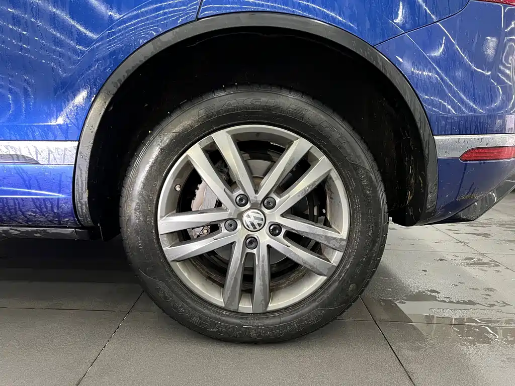 Volkswagen Touareg 2018 — фото 14
