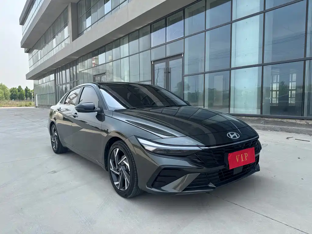 Hyundai Elantra 2023 — фото 2
