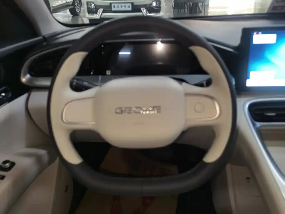 Geely Galaxy Starwish 2025 — фото 15