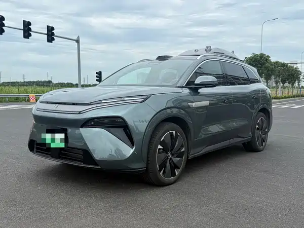 BYD Tang L 2025
