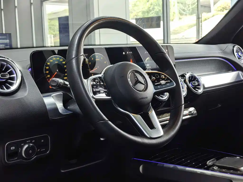 Mercedes-Benz GLB 2023 — фото 13