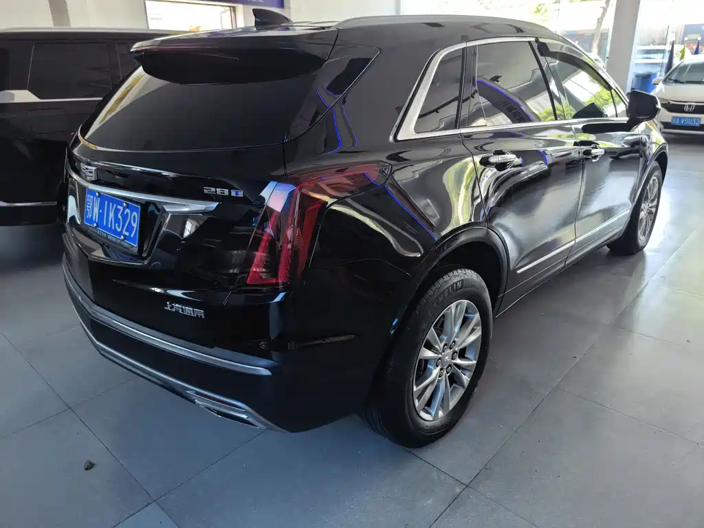Cadillac XT5 2022 — фото 12