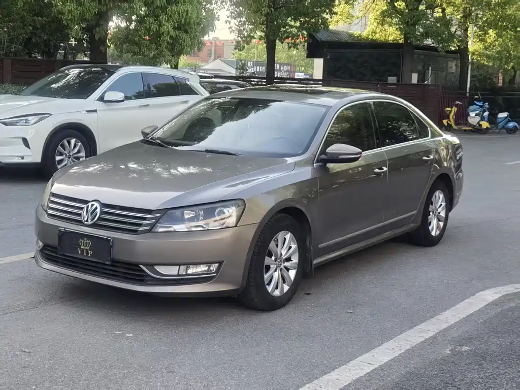 Volkswagen Passat 2014 — фото 1