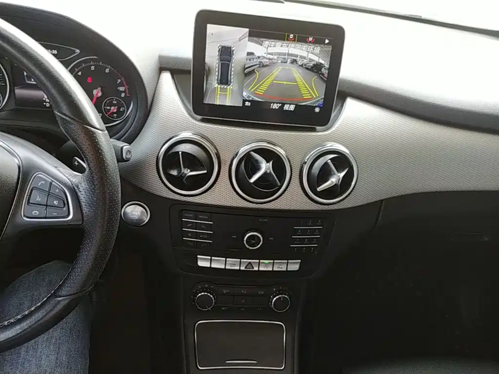 Mercedes-Benz B-Class 2019 — фото 13
