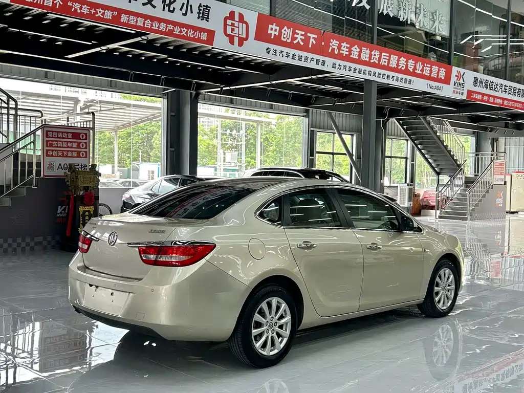 Buick Excelle 2013 — фото 9