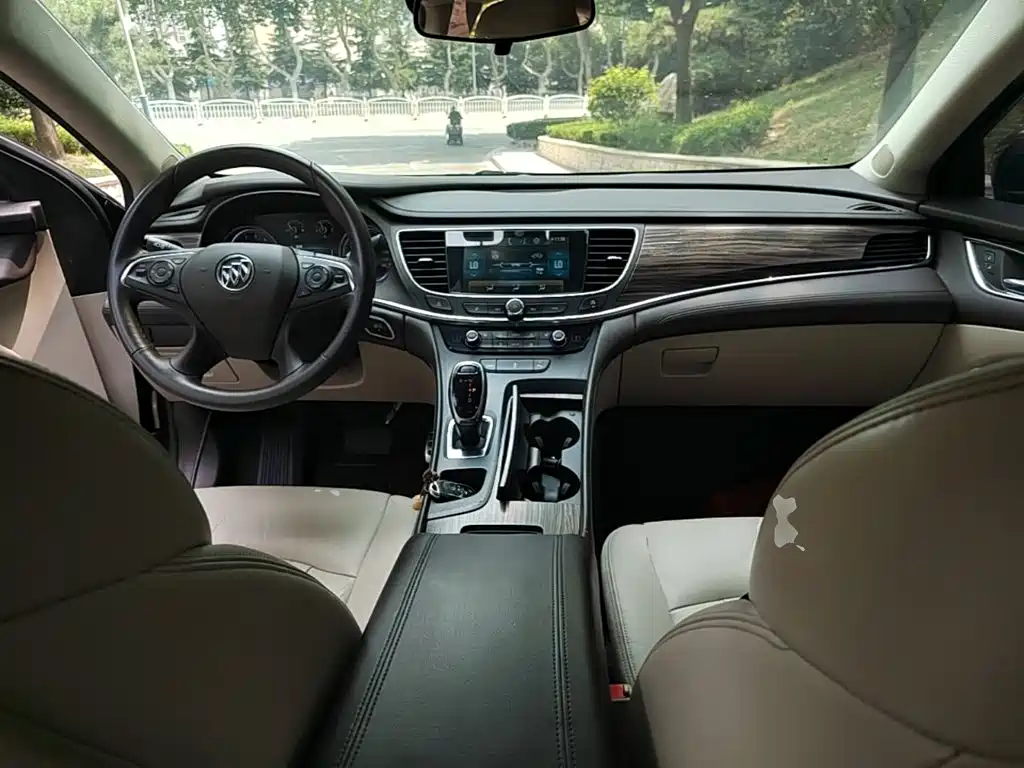 Buick LaCrosse 2017 — фото 10