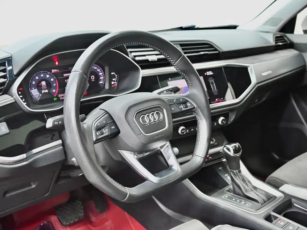 Audi Q3 2019 — фото 17