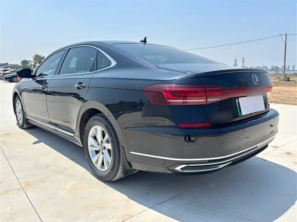Volkswagen Passat PHEV 2022 — фото 11