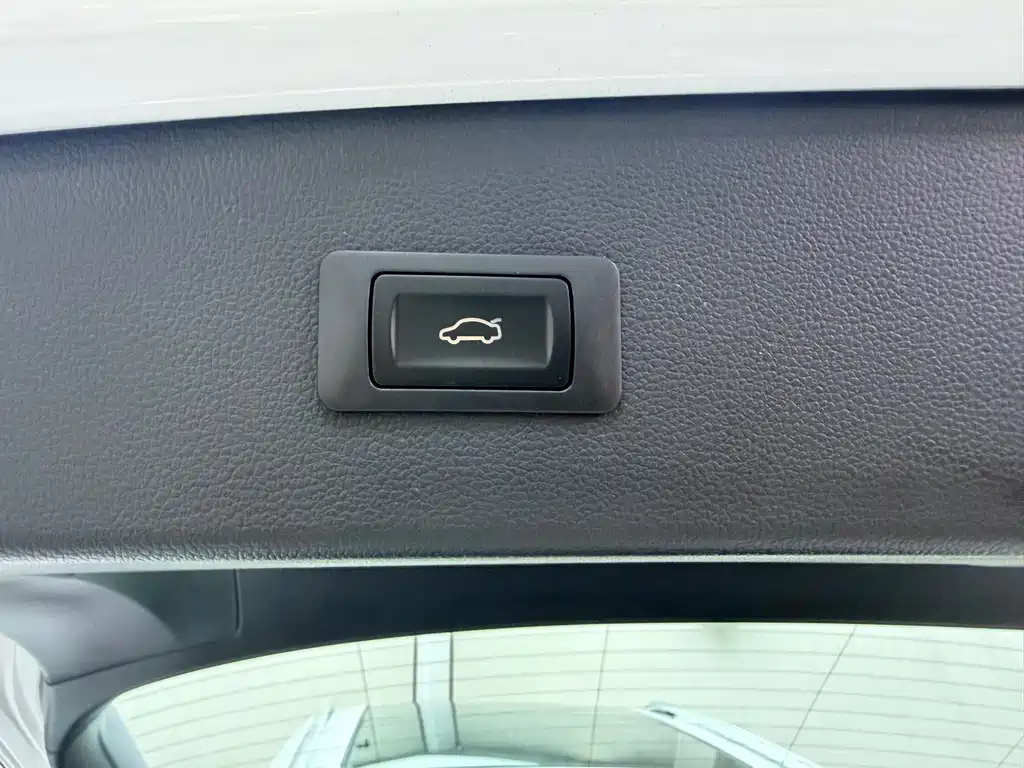 Volkswagen Tiguan L 2023 — фото 20