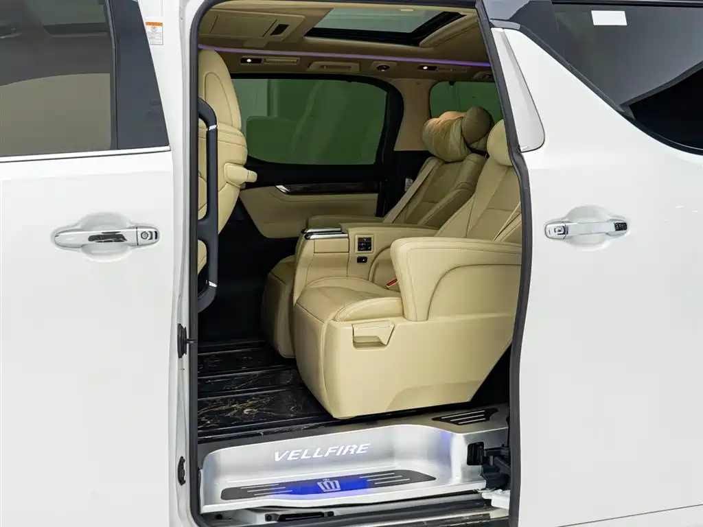 Toyota Vellfire 2021 — фото 17