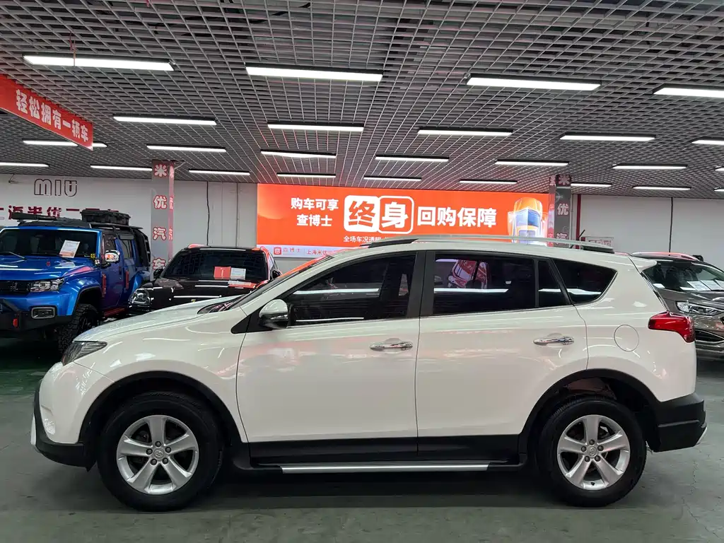 Toyota RAV4 2014 — фото 3