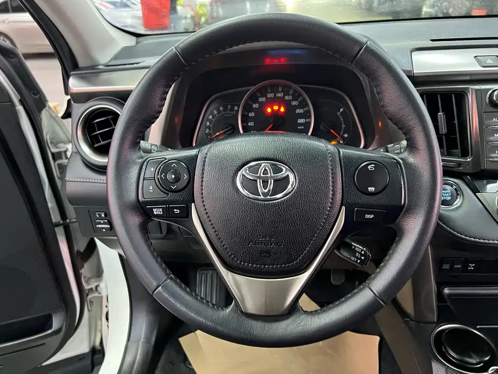 Toyota RAV4 2014 — фото 13