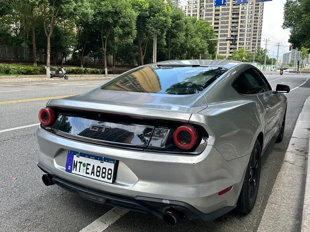 Ford Mustang 2019 — фото 11