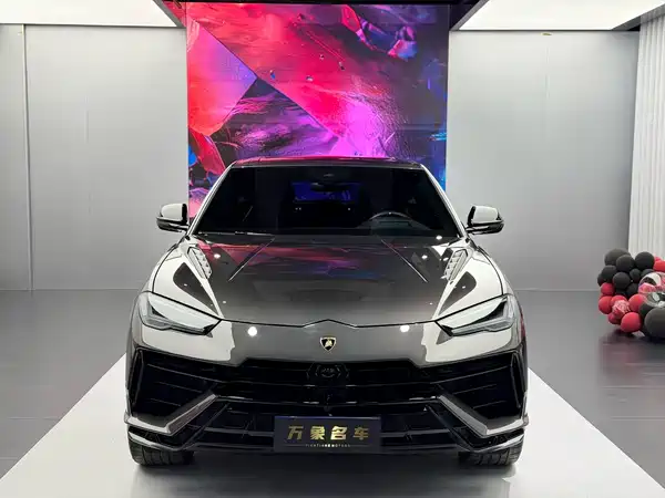 Lamborghini Urus 2024