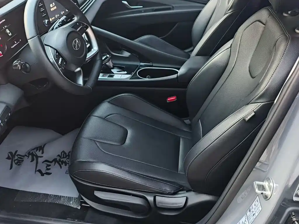 Hyundai Elantra 2023