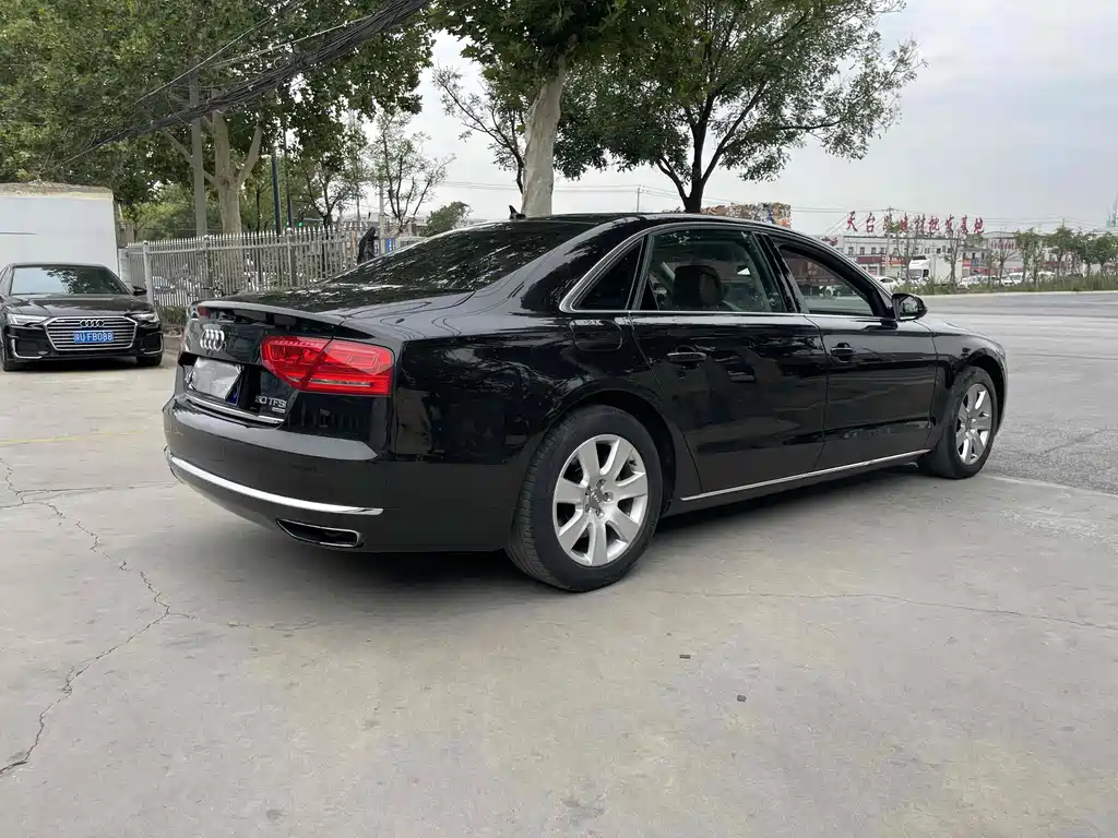 Audi A8 2015 — фото 8