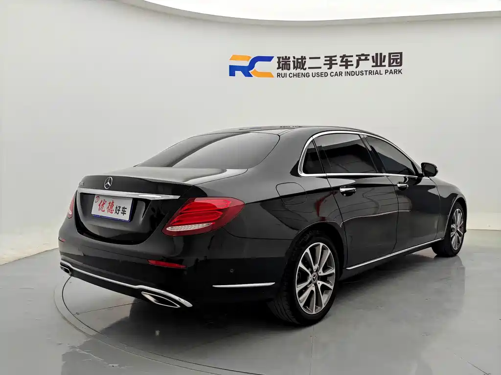 Mercedes-Benz E-Class 2018 — фото 18