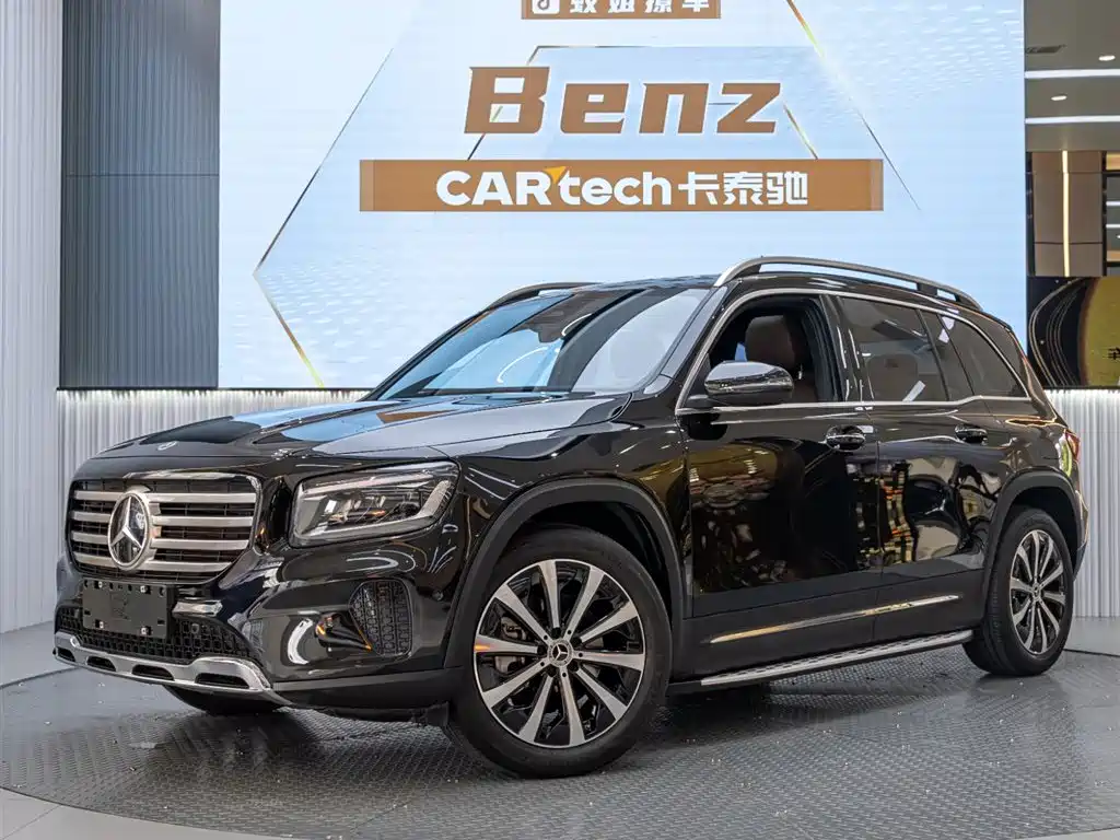 Mercedes-Benz GLB 2024 — фото 1
