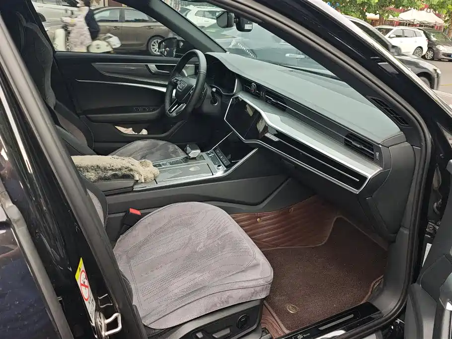 Audi A6L 2021