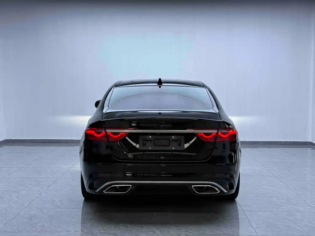 Jaguar XFL 2022 — фото 13