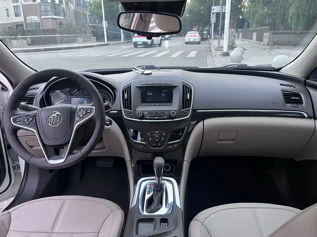 Buick Regal 2014 — фото 11