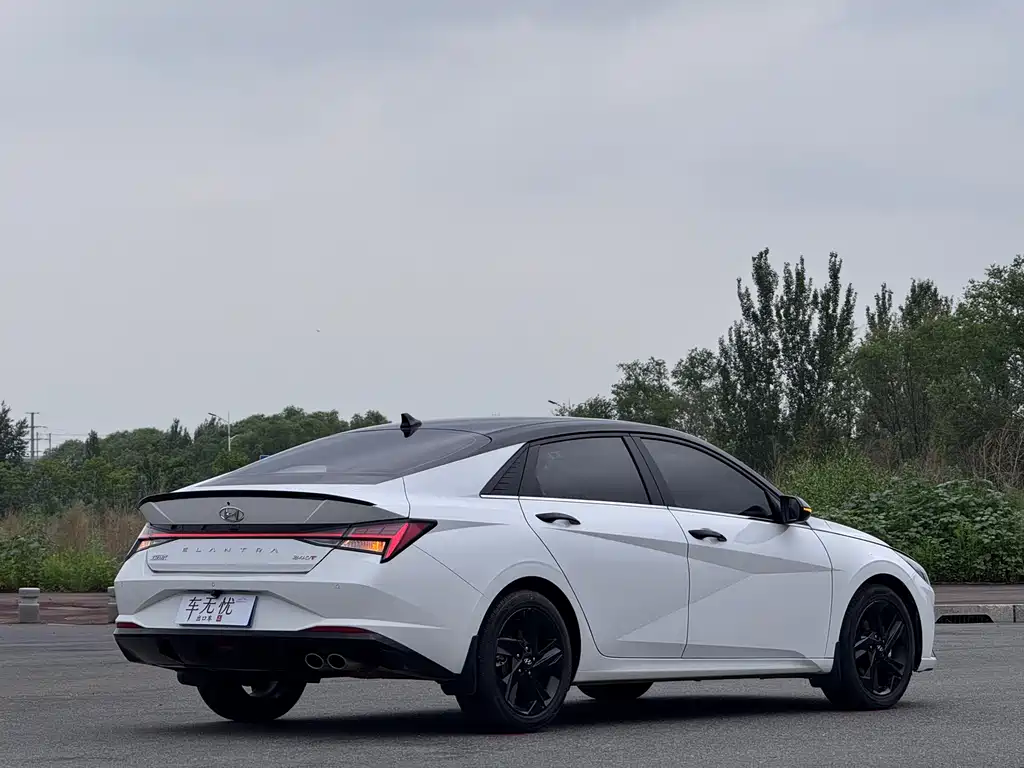 Hyundai Elantra 2023