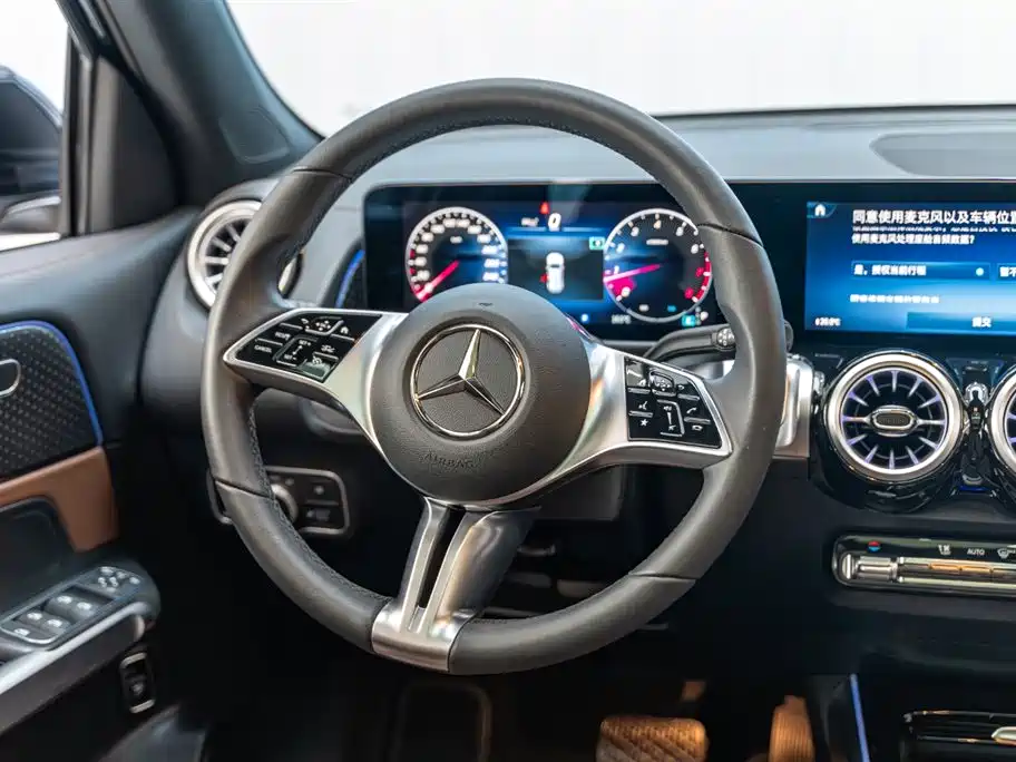 Mercedes-Benz GLB 2024 — фото 13