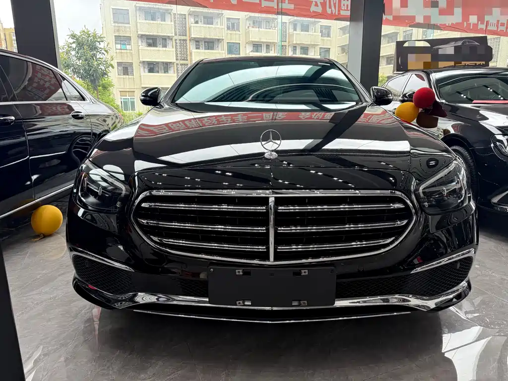 Mercedes-Benz E-Class 2022
