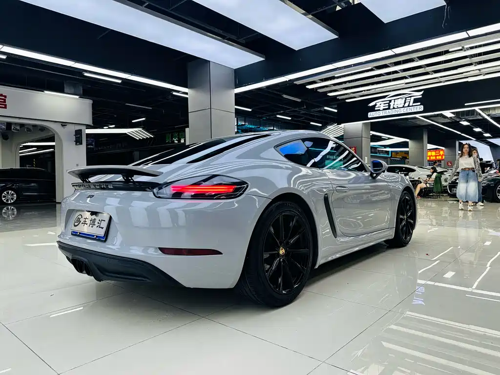 Porsche 718 2017