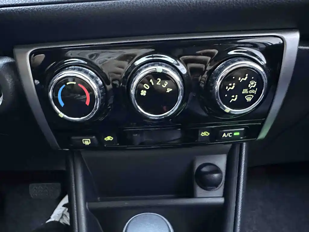 Toyota Yaris L 2022 — фото 13