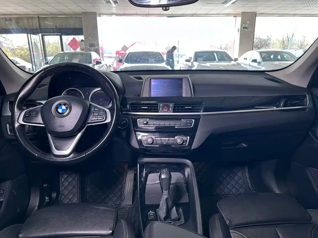 BMW X1 2019 — фото 12