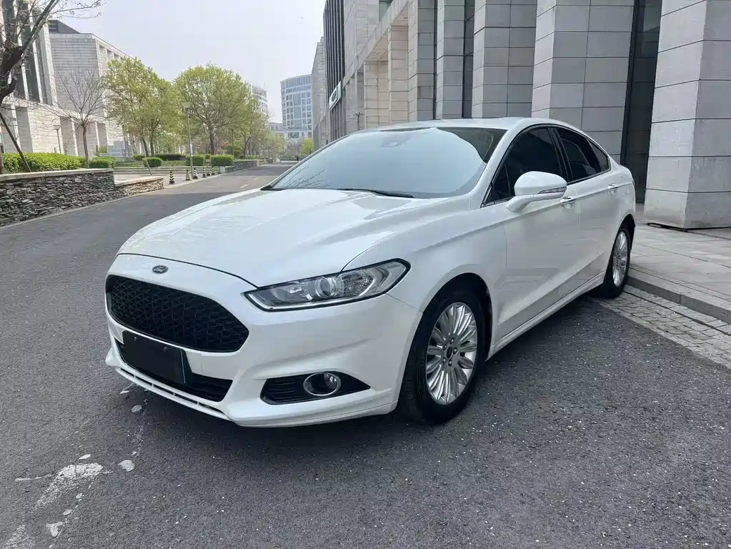 Ford Mondeo 2014 — фото 1